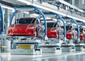 L’auto elettrica non decolla: previsti 50.000 licenziamenti tra i fornitori europei