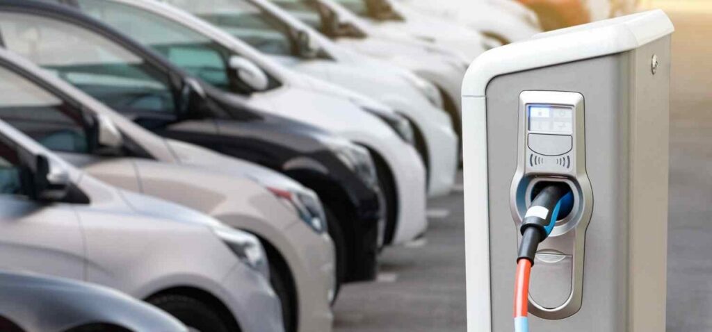 Acea lancia l’allarme: “Il mercato delle auto elettriche peggiorerà in Europa”