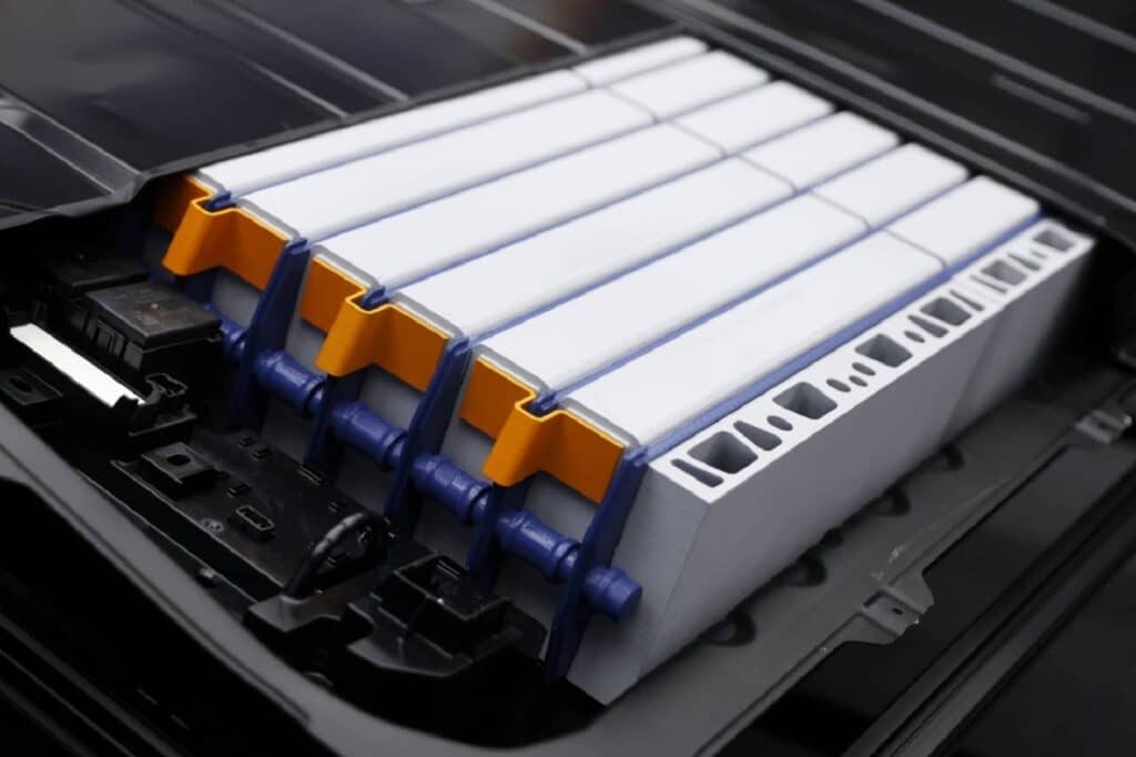 Toyota, Nissan e Mazda: offensiva giapponese sulla produzione di batterie
