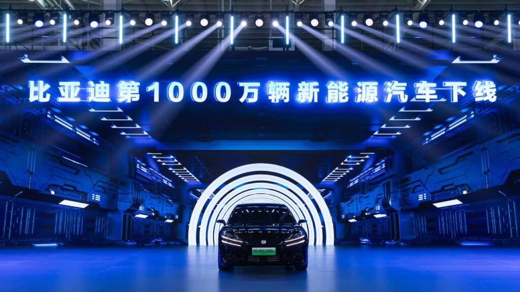 BYD: 30 anni e 10 milioni di veicoli prodotti a nuova energia