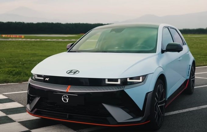 Hyundai Ioniq 5 N: meglio di una termica? La prova in pista di Alessandro Gino [VIDEO]