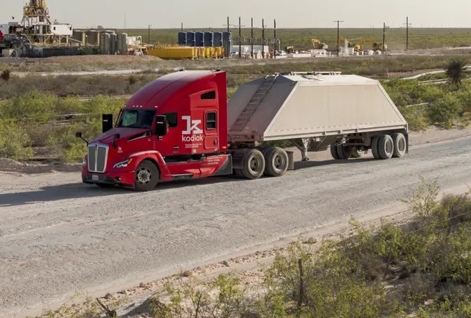 I primi semirimorchi a guida autonoma di Kodiak sono già operativi in Texas
