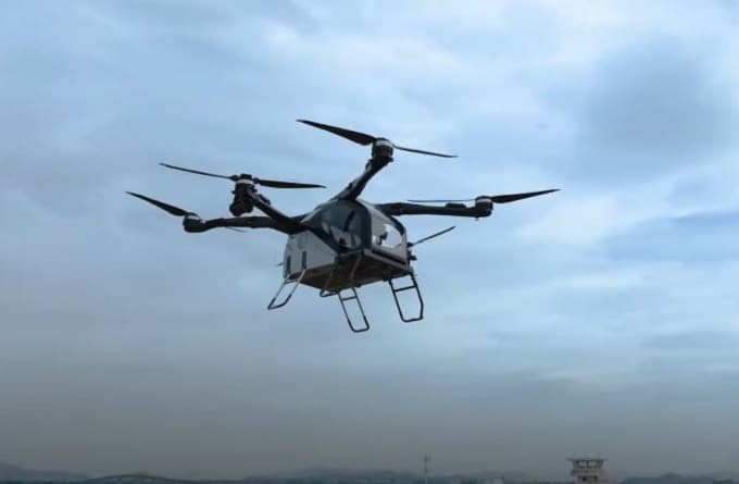 Land Aircraft Carrier: il volo dimostrativo dell’auto volante di XPeng [VIDEO]