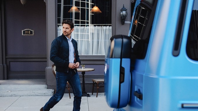 Mercedes Classe G elettrica: Bradley Cooper protagonista della campagna “The Rise of Electric” [VIDEO]