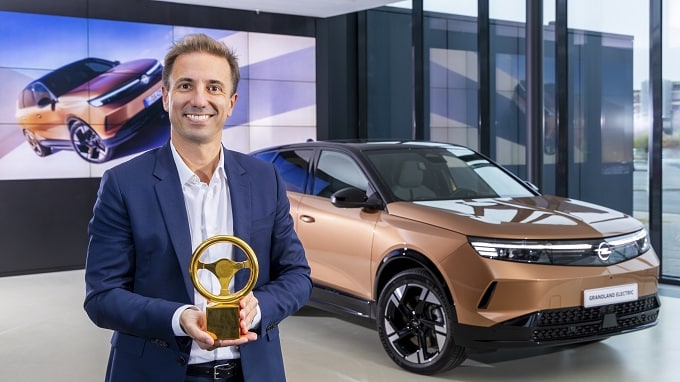Nuovo Opel Grandland vince il Volante d’Oro 2024