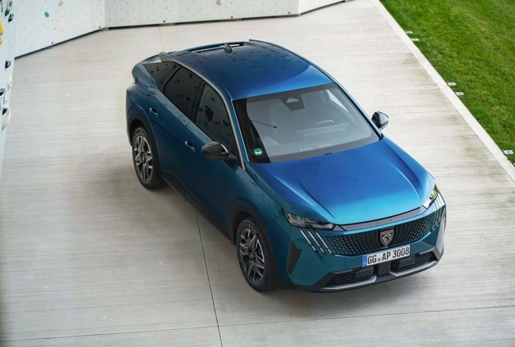 Peugeot cresce nel mercato auto italiano anche a novembre 2024