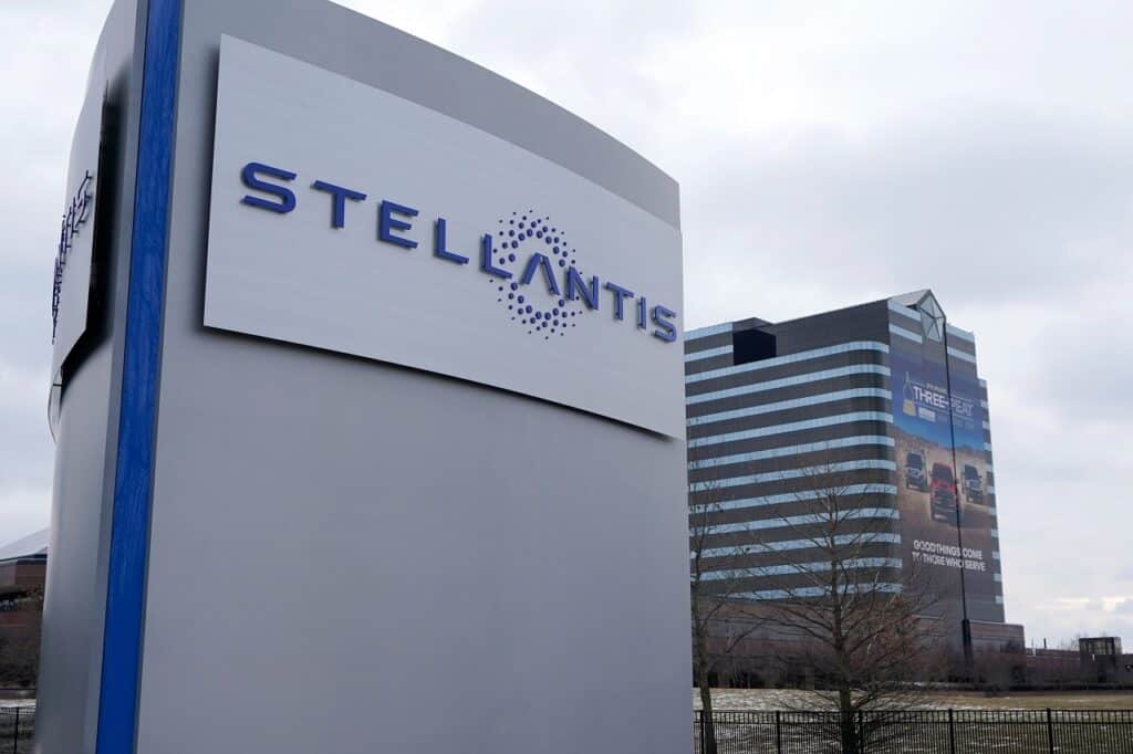 Stellantis e Samsung ottengono un prestito di 7,54 miliardi dagli USA per la produzione di batterie