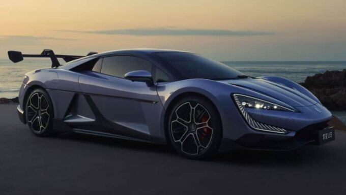 YangWang U9, l’hypercar elettrica di BYD sfiora i 392 km/h ma al Nurburgring è più lenta della Porsche Taycan [VIDEO]