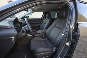 Mazda CX-30 e Mazda 3 2025 - Prova su strada - 18