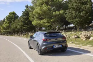 Mazda CX-30 e Mazda 3 2025 - Prova su strada - 149