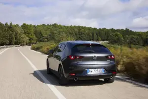 Mazda CX-30 e Mazda 3 2025 - Prova su strada - 148
