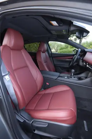 Mazda CX-30 e Mazda 3 2025 - Prova su strada - 33
