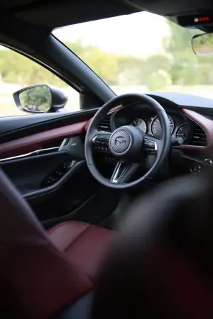 Mazda CX-30 e Mazda 3 2025 - Prova su strada - 42