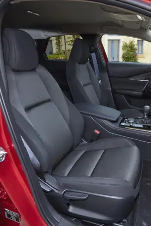 Mazda CX-30 e Mazda 3 2025 - Prova su strada - 85