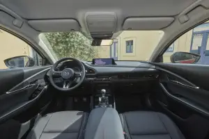 Mazda CX-30 e Mazda 3 2025 - Prova su strada - 77